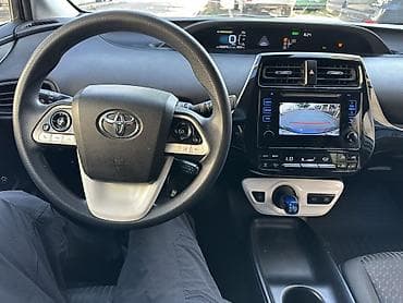 8: Toyota Prius: 2017 г., 1.8 л, Автомат, Гибрид, Лифтбек — 6