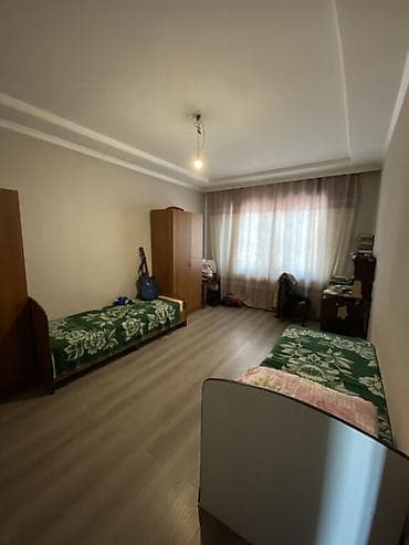 2х: 🏡 Продаётся 2-х этажный дом 📍Район: Ак-Орго ж/м 🏠 Этажность: 2 🛏 — 4