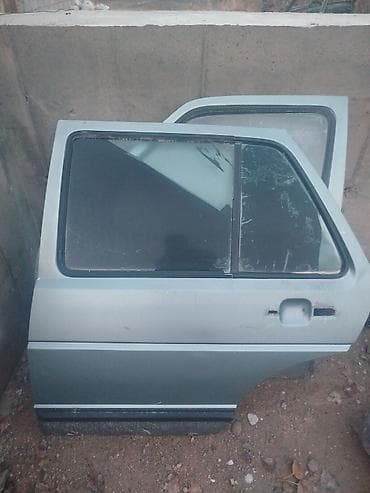 ваза из керамики: Торпедо Volkswagen 1986 г. — 2