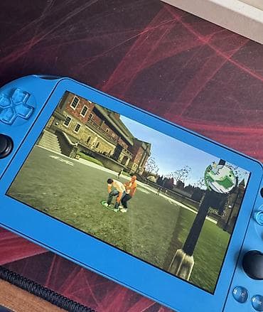 smart box: PlayStation Vita slim (PCH-2000) синяя, идеальное состояние, на экране — 5