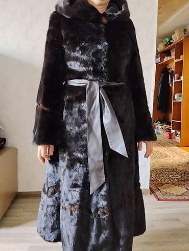 armani code: Шуба, По колено, С капюшоном, L — 2