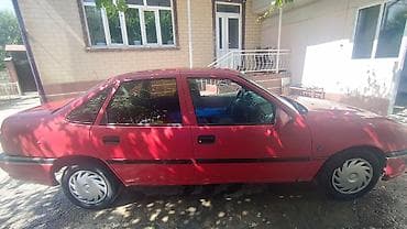 Opel Vectra: 1993 г., Хэтчбэк