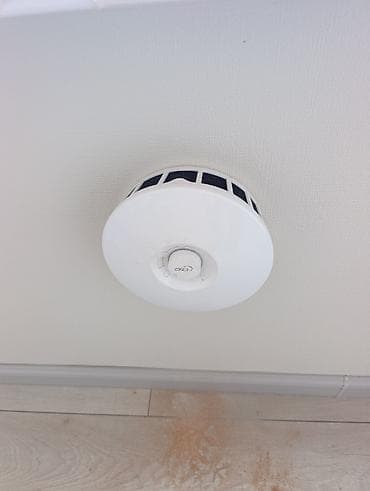 Электрики: Вентиляция. Вытяжка, приток воздуха. таза аба, обмен воздуха. Если у — 4