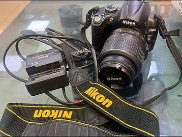 Зеркальный фотоаппарат Nikon D5000 с комплектным объективом AF‑S DX