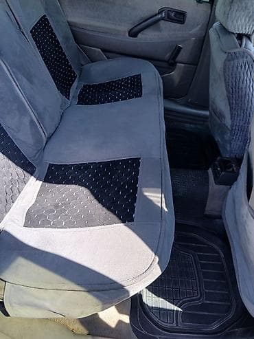honda e: Volkswagen Passat: 1993 г., 1.8 л, Механика, Газ, Седан — 6