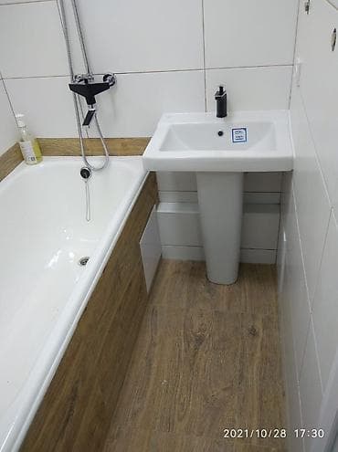 баня деревянный: Ванная комната — комплект сантехники и отделки - Прямая акриловая — 1