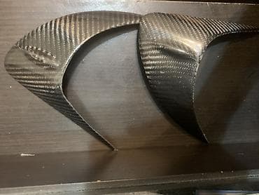 Накладки на передние воздухозаборники (пары) из карбона - Материал