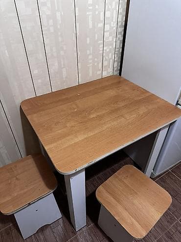 Кухонный стол и стул, Б/у, Самовывоз, цвет - Коричневый at lalafo.kg Кухонный стол и стул, Б/у, Самовывоз, цвет - Коричневый
