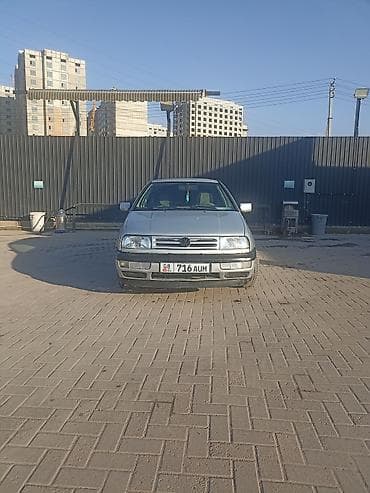 gen kg: Volkswagen Vento: 1993 г., 1.8 л, Ручные, Бензин, Седан — 1
