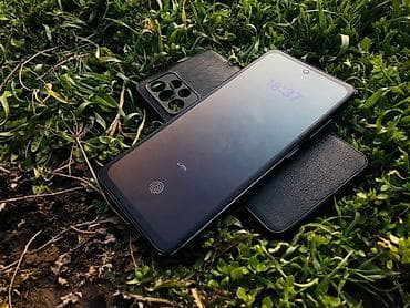 70 сом: Samsung Galaxy A52, түсү - Кара — 4