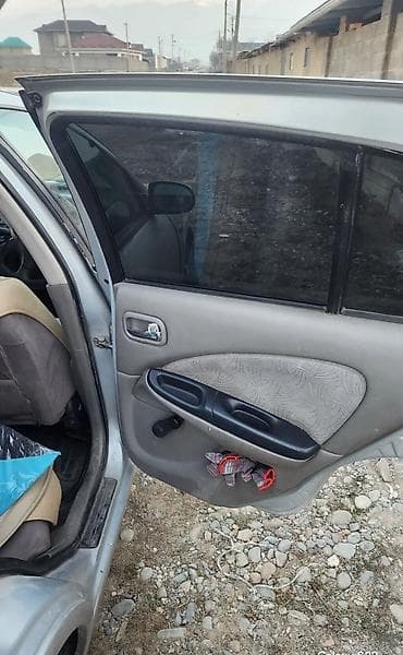 терано 1: Nissan Almera: 2002 г., 1.8 л, Автомат, Бензин, Хэтчбэк — 5