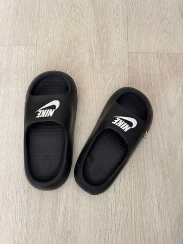 брендовую обувь: Сланцы Nike, черные 33 размер - Модель: шлёпанцы с закрытой верхней — 4
