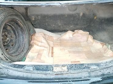 рага авто: Audi 100: 1991 г., 1.8 л, Кол менен иштөөчү, Бензин, Седан — 9