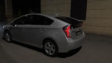 prius plus: Toyota Prius: 2012 г., 1.8 л, Вариатор, Гибрид, Лифтбек — 5