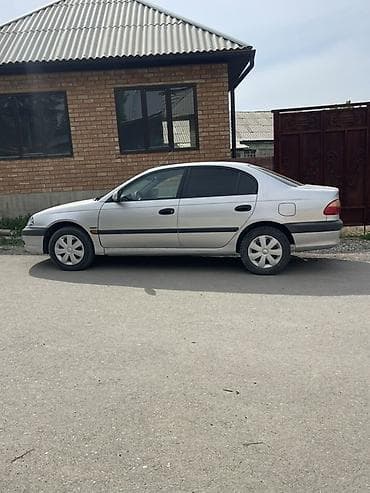 камри 2007: Toyota Avensis: 2001 г., 1.6 л, Механика, Бензин, Седан — 2