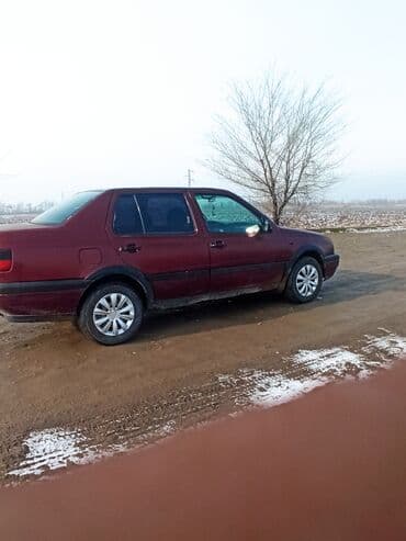 я ищу венто: Volkswagen Vento: 1993 г., 1.8 л, Механика, Бензин, Седан — 7