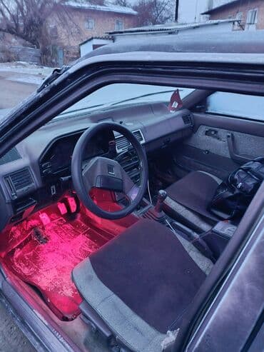 мазда 1990: Mazda : 1989 г., 1.6 л, Механика, Бензин, Седан — 4