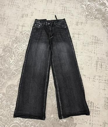 Продаю вещи по 700 сом 1- надевала пару раз М 2- юбка новая 3- at lalafo.kg Продаю вещи по 700 сом 1- надевала пару раз М 2- юбка новая 3-