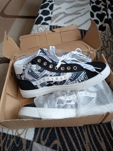 cat обувь: Новые 42р,1200сом
Состояние: Новые 
Мужские — 1