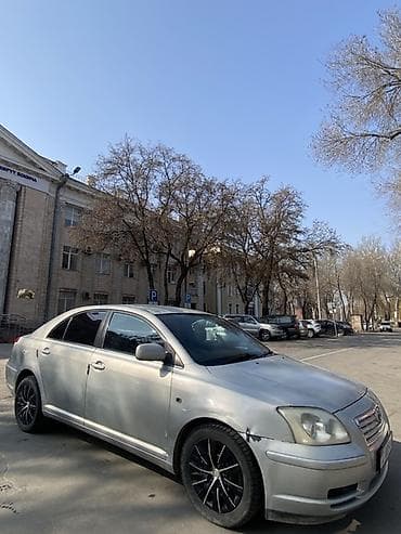 Toyota Avensis: 2004 г., 2 л, Ручные, Бензин, Седан