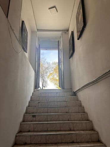 меняю доплатой мне: Помещение под ломбард, Ахунбаева 134 - Формат: готовая кассовая зона — 4