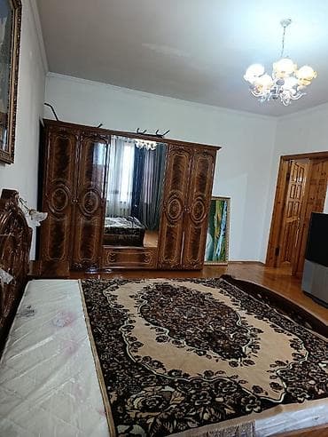 дом покровке: Продаётся двухэтажный кирпичный дом (2 кирпича) Локация: район — 8