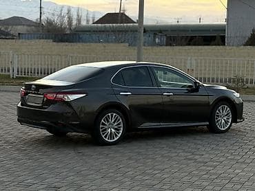 prius prim: Toyota Camry: 2019 г., 2.5 л, Вариатор, Гибрид, Седан — 5