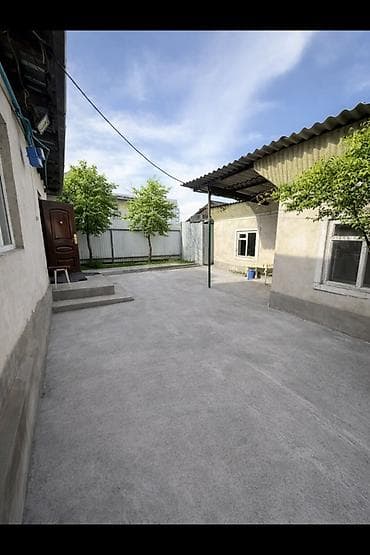 дом и сад: Сдаётся дом на длительный срок! Отдельный дом с закрытым внутренним — 1