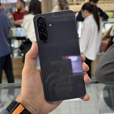 pixel 9a: Samsung Galaxy A56 5G, Б/у, 256 ГБ, цвет - Серый, 2 SIM — 1