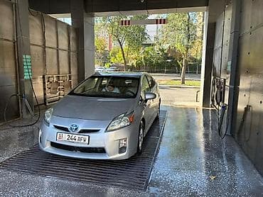 highlander 2012: Toyota Prius V: 2011 г., 1.8 л, Автомат, Бензин, Хэтчбэк — 1