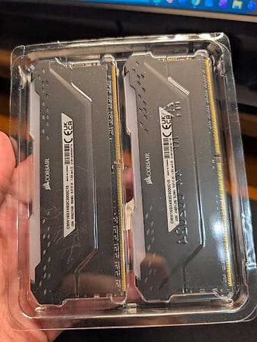 3000: Оперативная память (RAM) для ПК, Б/у, Corsair, 16 ГБ, DDR4, 3000 МГц — 4