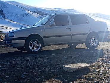 l 470: Volkswagen Vento: 1993 г., Механика, Бензин, Седан — 5