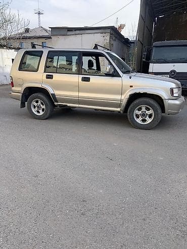 верхний орок: Opel Monterey (Isuzu Trooper), 5-дверный внедорожник. Основные — 2