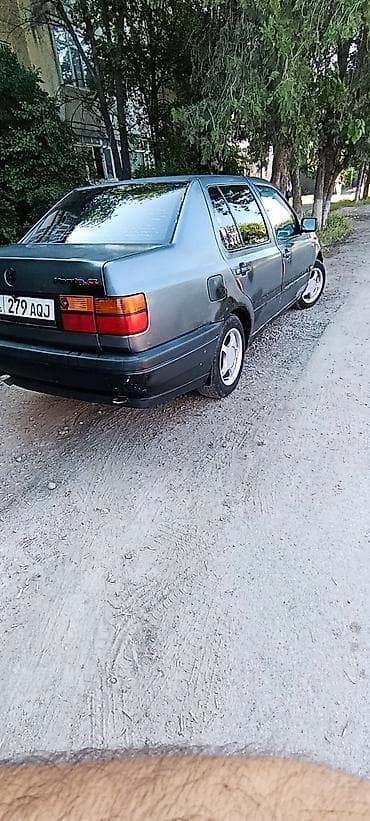 lite ace: Volkswagen Vento: 1993 г., 1.8 л, Механика, Бензин, Седан — 2