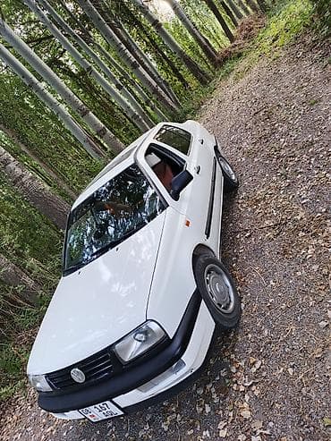 mers 814: Volkswagen Vento: 1992 г., Механика, Седан — 5