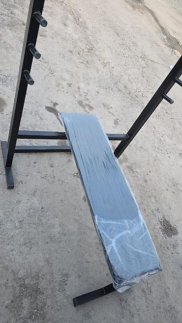 Спорт и хобби: Скамья для жима со стойками под штангу - Комплект: прочная — 1