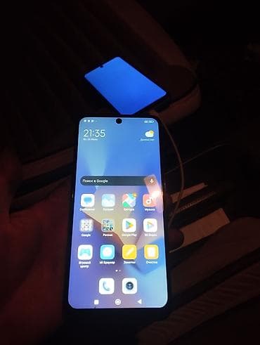 mi camera: Смартфон Redmi (серия Note, корпус мятно‑зеленого цвета). Ключевые — 4