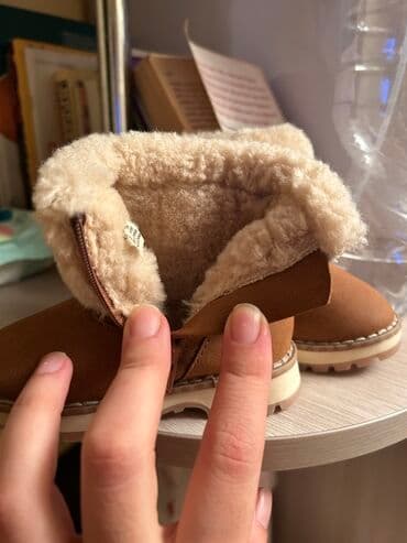 детская обувь сноубутсы: Детские зимние ботинки ZARA - Размер: 20 (маркировка на подошве) - — 5