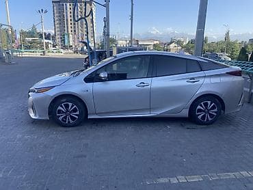 Транспорт: Toyota Prius: 2018 г., 1.8 л, Автомат, Гибрид, Лифтбек — 10