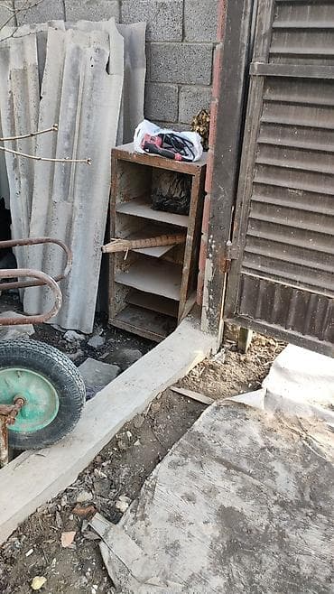 обналичка на двери: Продаю деревянный мусор на дрова. Самовывоз — 3