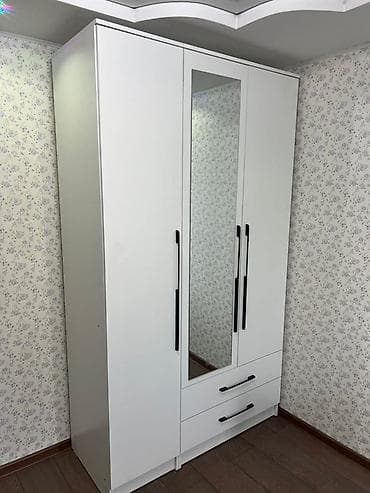 third edition solution: Белый трехдверный платяной шкаф с зеркалом - Конфигурация: 3 створки — 2