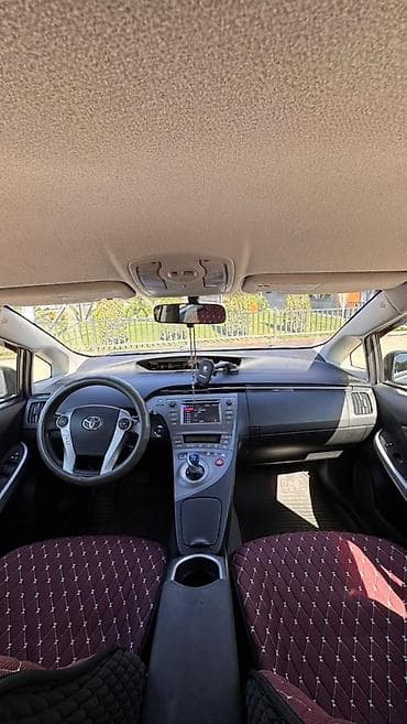 toyota prius 2013: Toyota Prius: 2013 г., 1.8 л, Вариатор, Гибрид, Хэтчбэк — 10