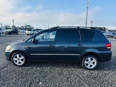 id 4: Toyota Avensis Verso: 2003 г., 2 л, Ручные, Бензин, Минивэн — 2