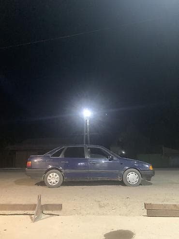Volkswagen Passat: 1991 г., Седан