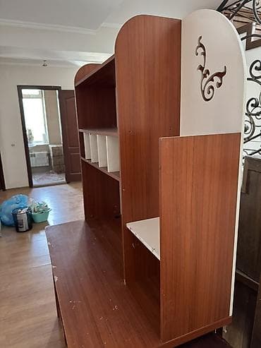 Столдор: Компьютердик үстөлү, Текчелери бар — 4