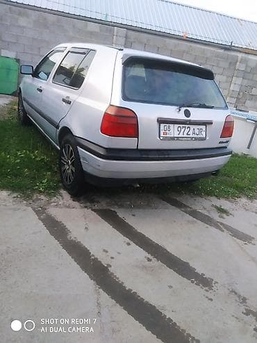 Унаа: Volkswagen Golf: 1992 г., 1.8 л, Кол менен иштөөчү, Бензин, Хетчбек — 3