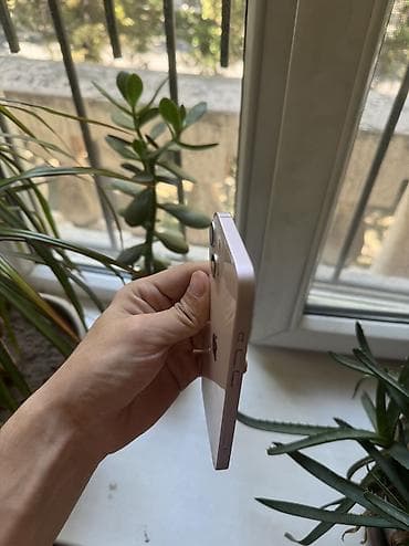 beeline sim: IPhone 13, Б/у, 128 ГБ, Розовый, Коробка, 70 % — 3