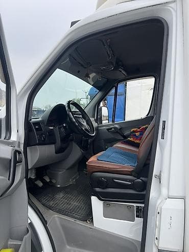 Транспорт: Грузовой фургон Mercedes‑Benz Sprinter (бортовой номер на фото) с — 9