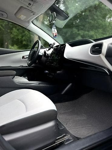 model y: Toyota Prius: 2019 г., Автомат, Гибрид, Хэтчбэк — 9