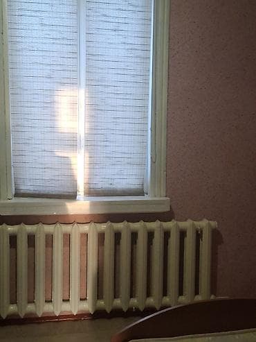 стол с креслами: Продаётся уютный дом на Иссык- Куле в селе Ананьево. 2 спальни — 6